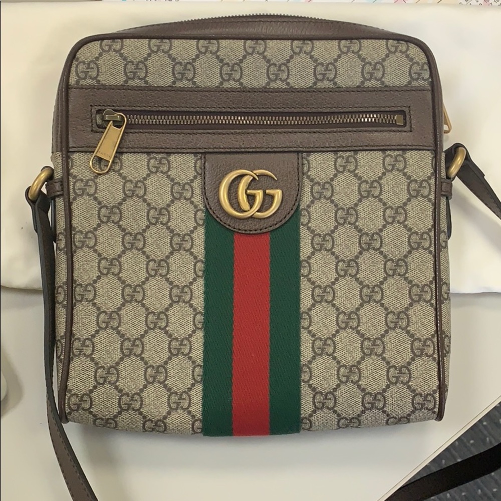 Gucci Crossbody!